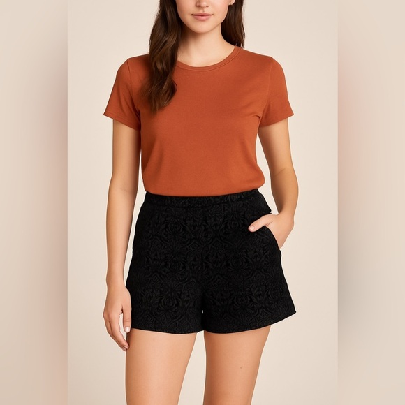 Forever 21 Black Velvet Damask Shorts Women’s Size L - Picture 1 of 7